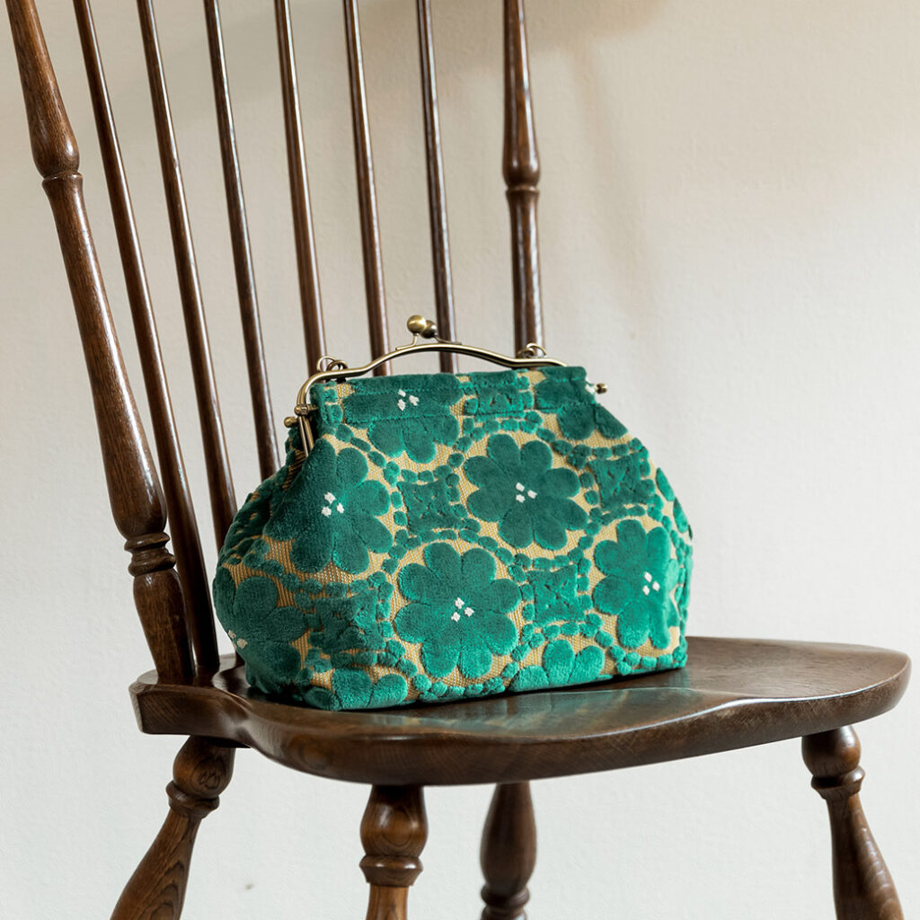 横長ベンリーがま口「モケットはなのわ」