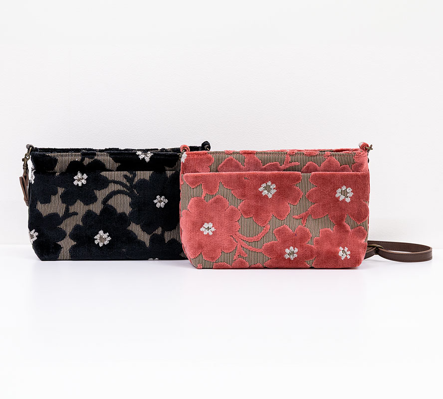 亥之吉ファスナーポシェットモケットマーガレット